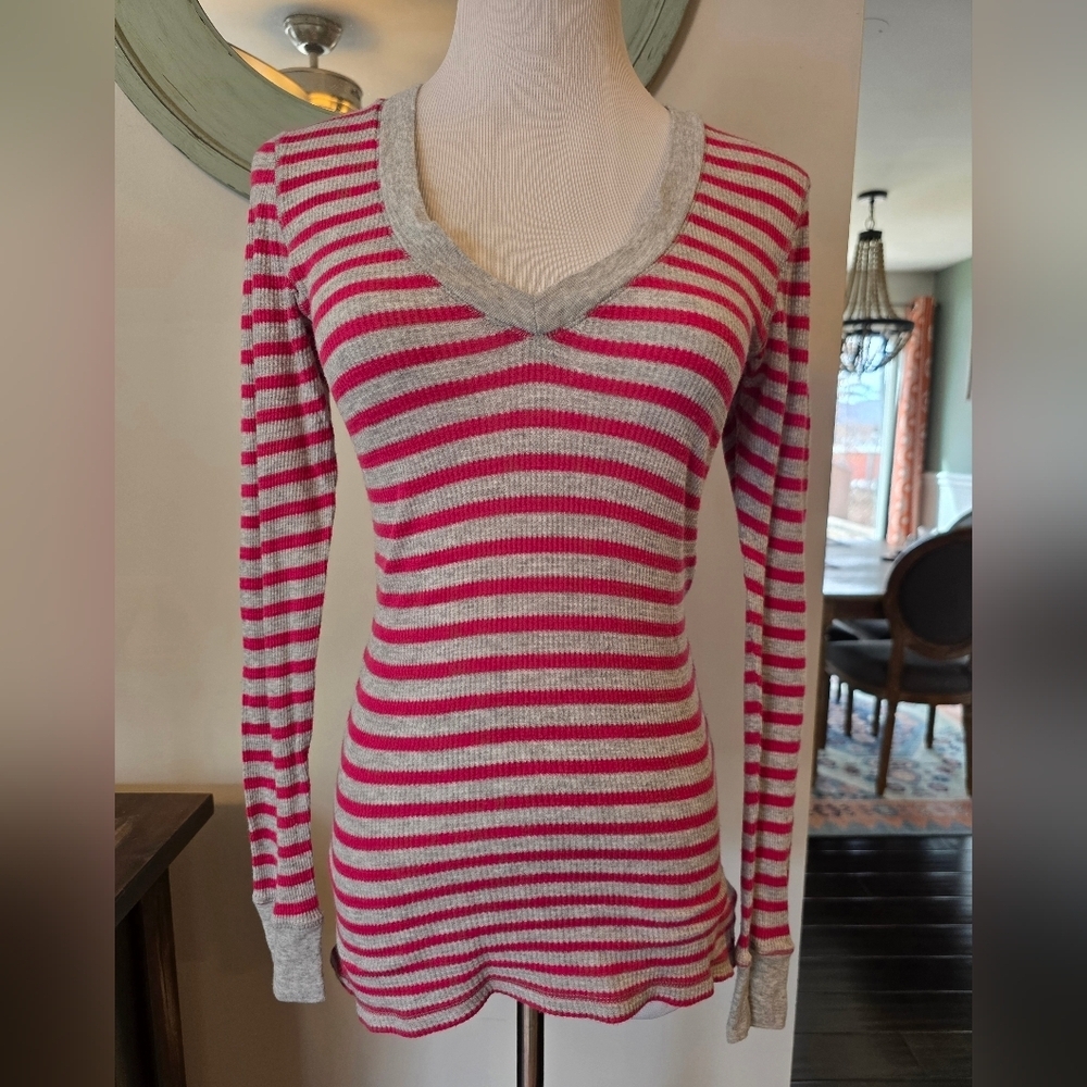 GAP Size Medium Vintage 2006 Fitted V-neck Striped Thermal Lightweight Top Cotto